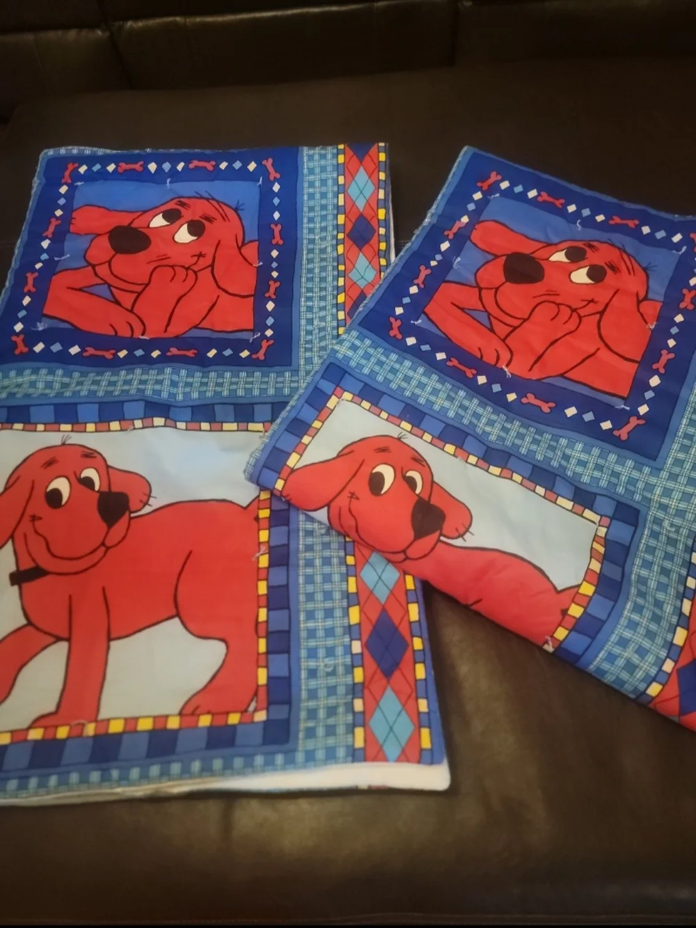 Early vtg 2000s Clifford the Big Red Dog set of 2 quilts (twin and crib size)